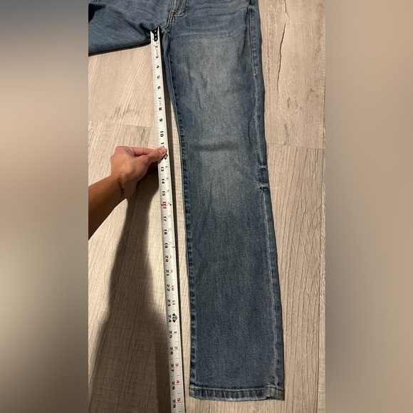 CAbi high straight jeans style 5309 - Picture 5 of 10